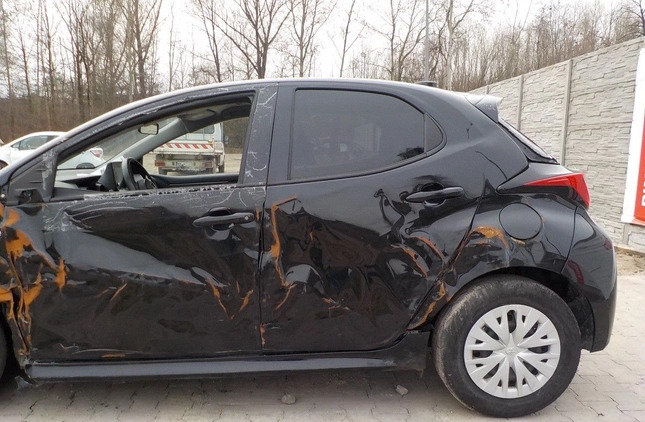 Toyota Yaris cena 30900 przebieg: 19611, rok produkcji 2021 z Mielec małe 407